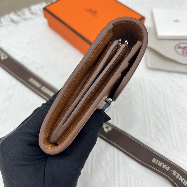 エルメス財布コピー背面デザイン